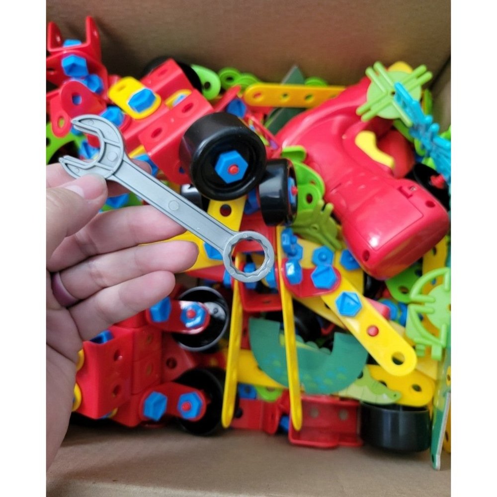 STEM Plastic Building Set - Picture 2 of 5